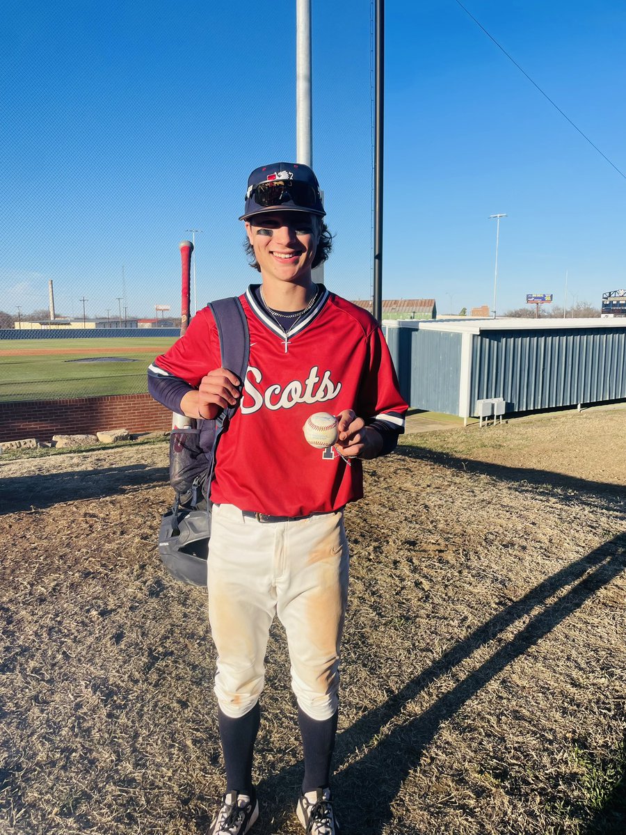 d3tops's tweet photo. First official collegiate hit. My dawg!! 💪🏼 @LyonBaseball @AndrewJames2024 https://t.co/ai4bn0euM7