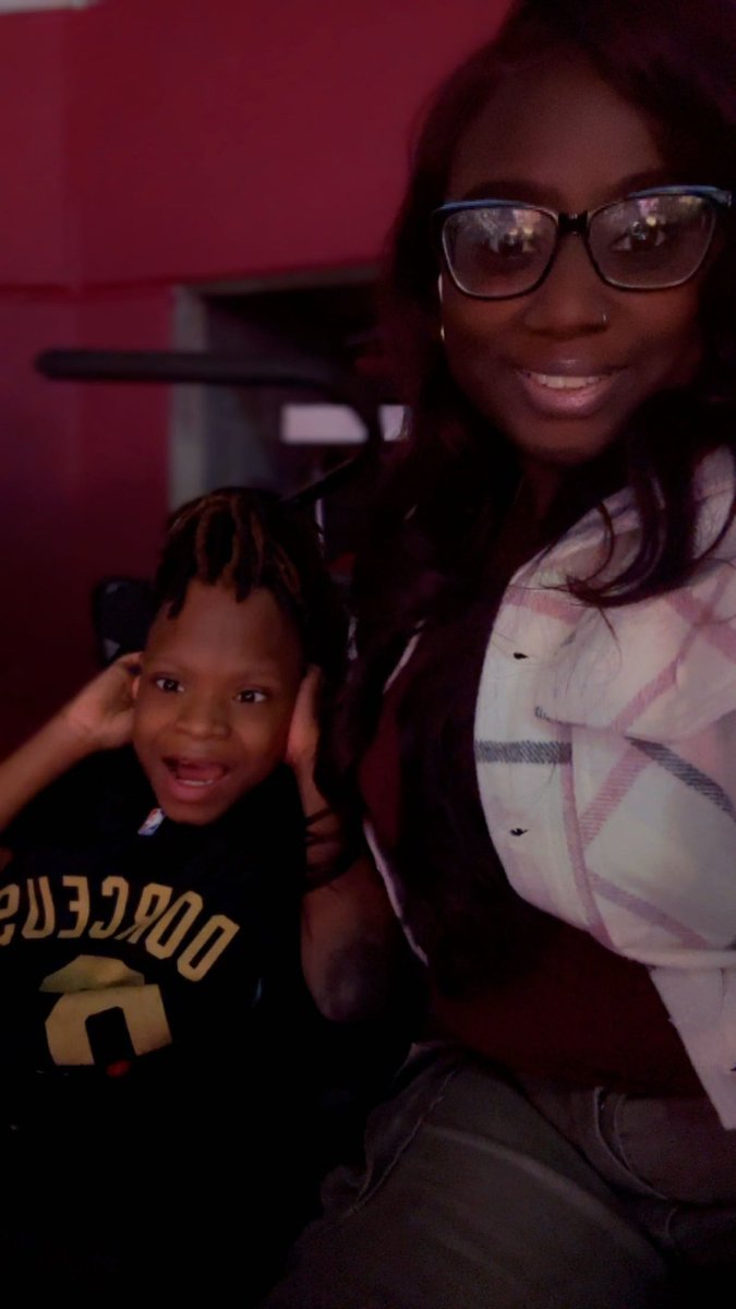 PrettyDark216's tweet photo. Happy 12th Birthday EJ 🎉 #GoCavs #LetEmKnow https://t.co/HqlzSqEILQ