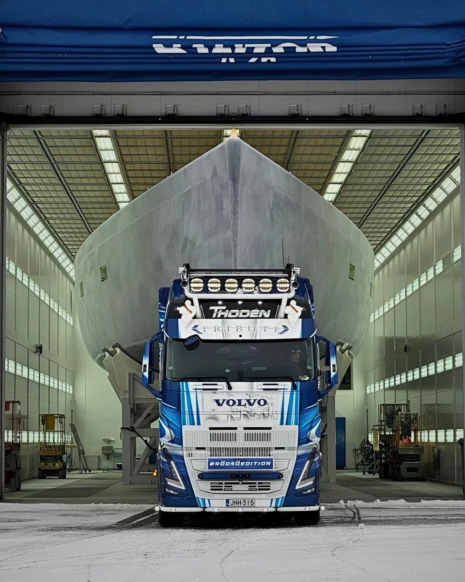 The Swan 128-001 enters the paint booth, inching ever closer to her final form ✨🦢

#NautorSwan #Swan128 #Yacht