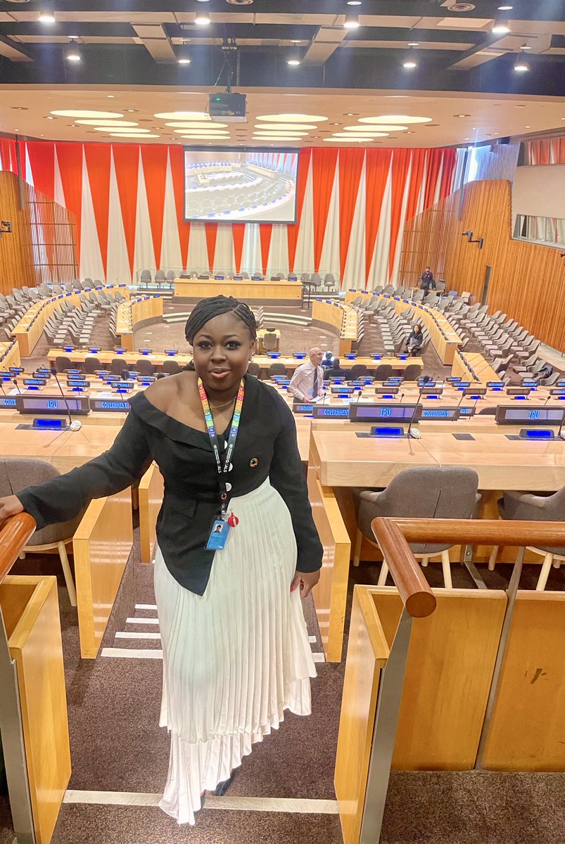 🌱 Don't Just Attract Great People - Become One

True growth isn't just about surrounding yourself with excellence - it's about becoming excellent yourself.

Here are 3 mindset shifts that transformed my journey:

1. Treat every interaction as a learning opportunity.

Recently,