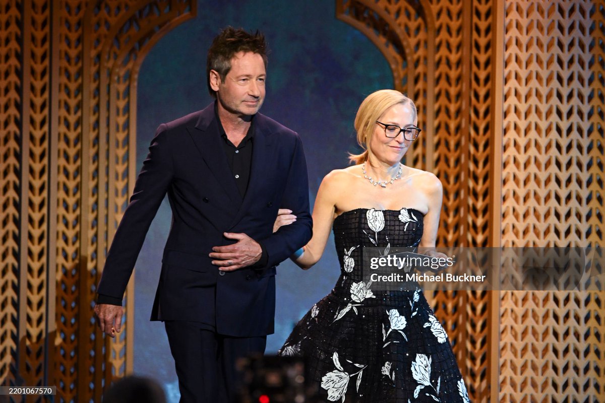 daily gillovny 🥑🍫 tweet media
