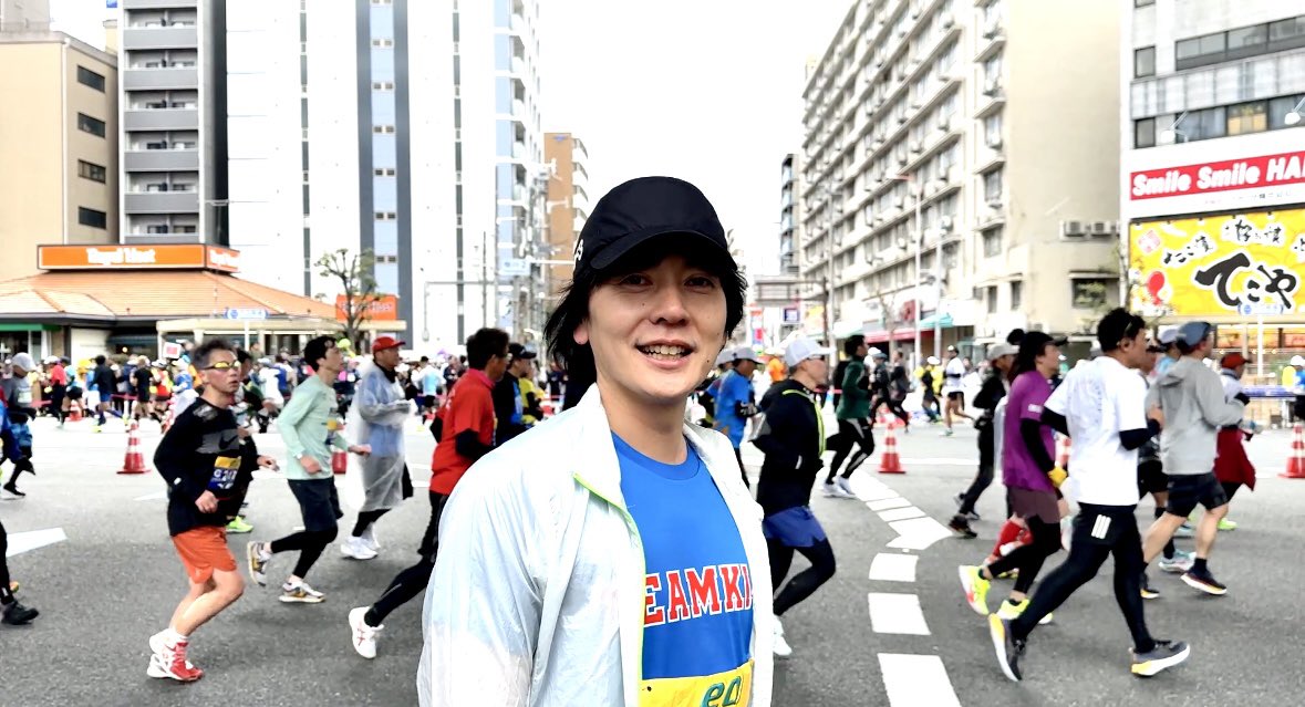 fp_kazuki's tweet photo. 山村さん、気付いてくれました🌞
しっかりコメントもくれました✨
ありがとうございます。

小倉第二作戦入ります。
#大阪マラソン
#flumpool
#応援団長 https://t.co/tjKrvc9gCP