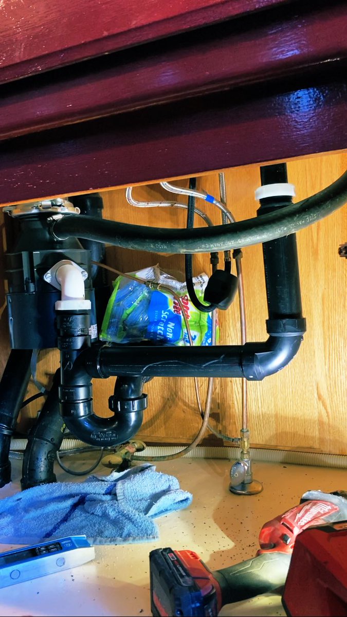 ANIMAL_MOTH3R's tweet image. Things I’ve been learning in the last two months 😎🫡🔥

#plumbing #pipes #toolsaddict #waterheater #HustleHard #WorkSmart #workoutmotivation #art #fashion #lifestyle #bluecollar #plumbers #TikTok #TikToker #x #XRP #bitcoin #TrendingNow