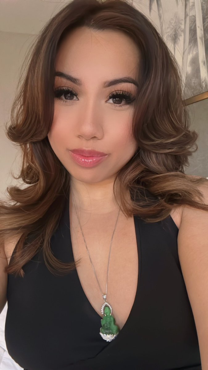 vivyyluv's tweet photo. can i be ur favorite? 🧸🤎 https://t.co/qmg16a71ZM