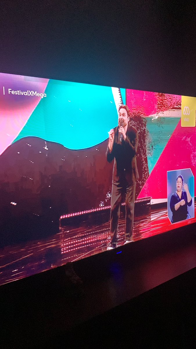 EN POP! by @VzlaShows (@enpopve) on Twitter photo 🇻🇪 Venezuela presente en el #Festivaldevina2025
<a href="/ElGeorgeHarris/">George Harris</a> fue recibido entre aplausos por venezolanos y abucheos por parte de los chilenos: “Yo no puedo creer que la gente haya comprado una entrada para estar pitando toda la noche… Levántate una venezolana” 🇻🇪 Venezuela presente en el #Festivaldevina2025
<a href="/ElGeorgeHarris/">George Harris</a> fue recibido entre aplausos por venezolanos y abucheos por parte de los chilenos: “Yo no puedo creer que la gente haya comprado una entrada para estar pitando toda la noche… Levántate una venezolana”