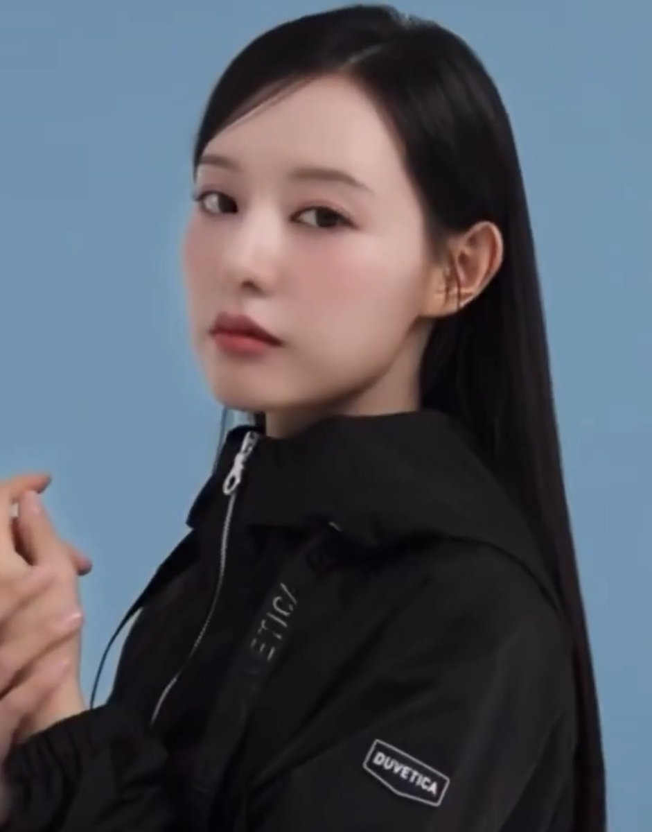 astypicaltaurus's tweet image. IT’S THE SAME DAY IREOKE~!

#KIMSOOHYUN for #Eider
#KIMJIWON for #Duvetica

happy monday everyone!!! 😍