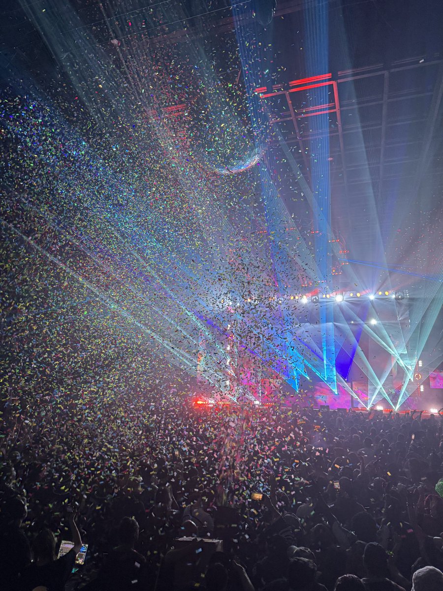 Neuburg92's tweet photo. Last night was fucking special 🫶🏻 thank you @RAVENSCOON https://t.co/didTNFYnJP