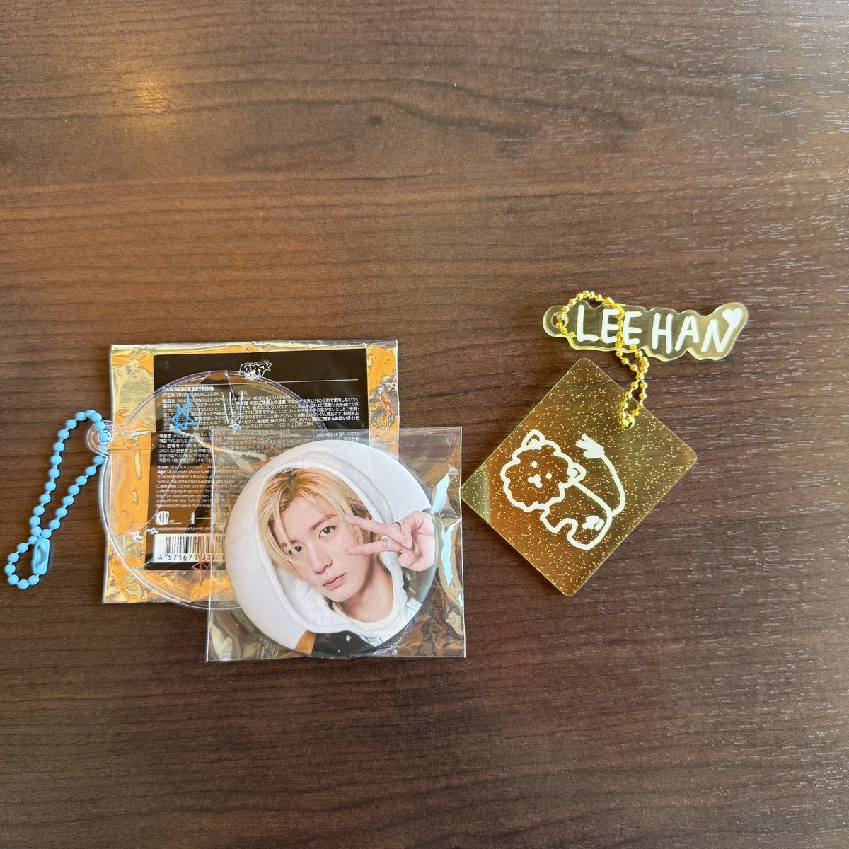 _1122__z's tweet photo. ボネクド交換　
【求】缶バッチ:ジェヒョン、アクリルチャーム:リウ
【譲】イハン

現在横浜にいるので交換可能です🙇‍♀️ https://t.co/HWffGkPVHu