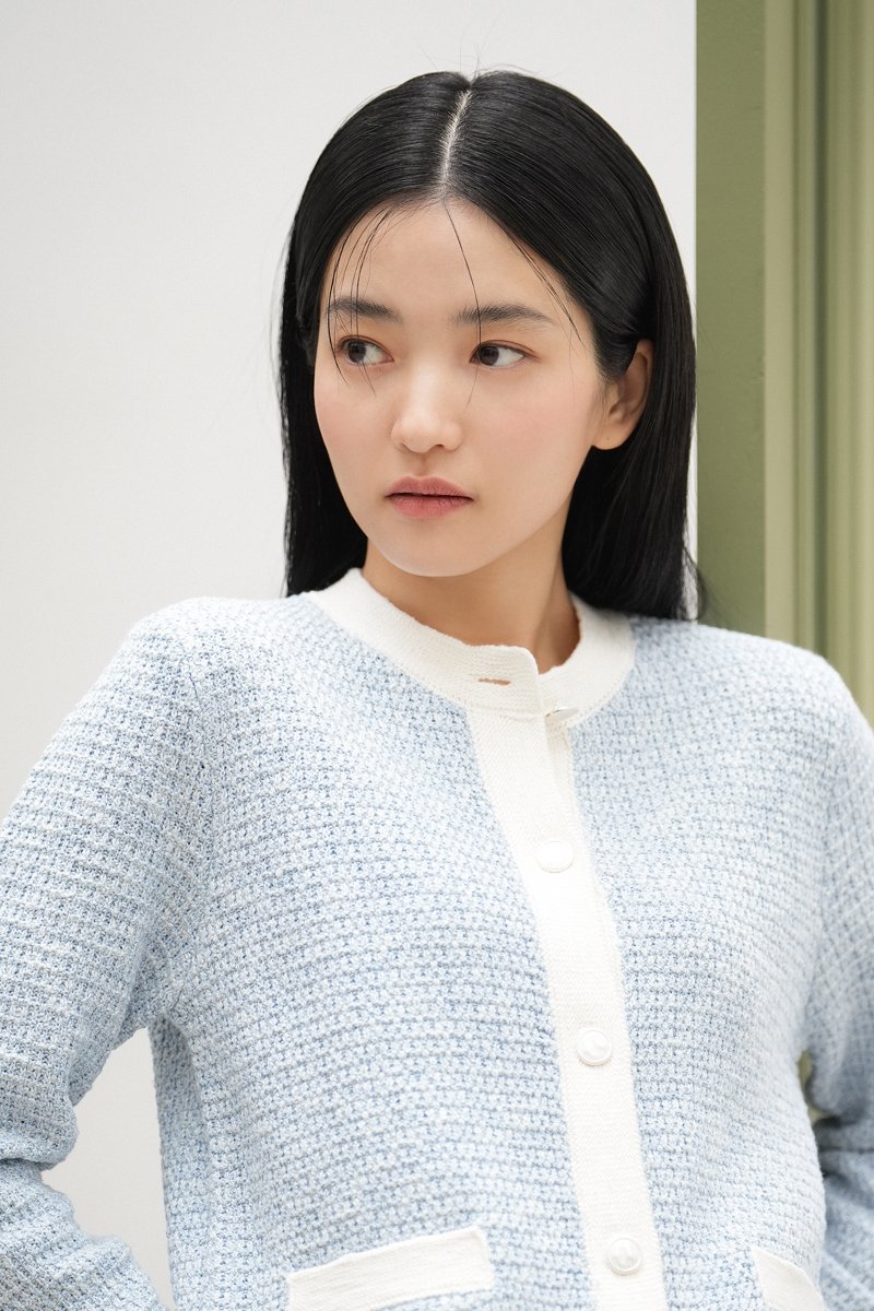 이 사진을 발견함과 동시에
김태리 귀여워.. 아니 멋있어.. 아니 귀여워..
무한 반복 굴레에 빠져벌임