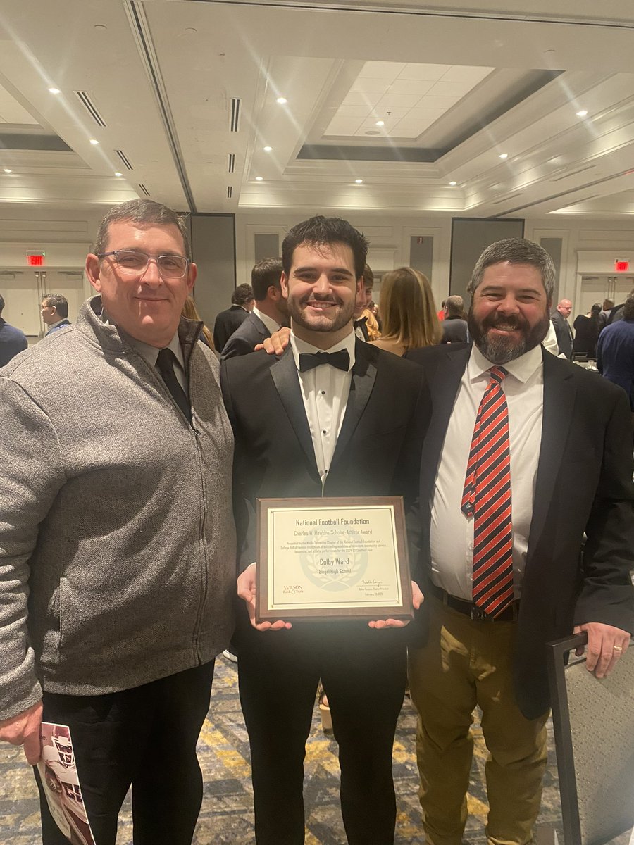StarsFootball's tweet photo. Congratulations to @cjoeward48 on being named a High School Scholar-Athlete Honoree in the National Football Foundation. #qualityman #p2bass @SiegelAthletics https://t.co/yhoXXNPAiN