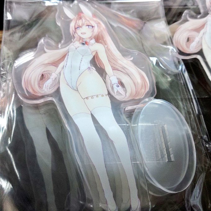 全艦東へに出す予定のアクリルフィギュア届きました!個人的には良い感じに出来ました(*`ω` *) 