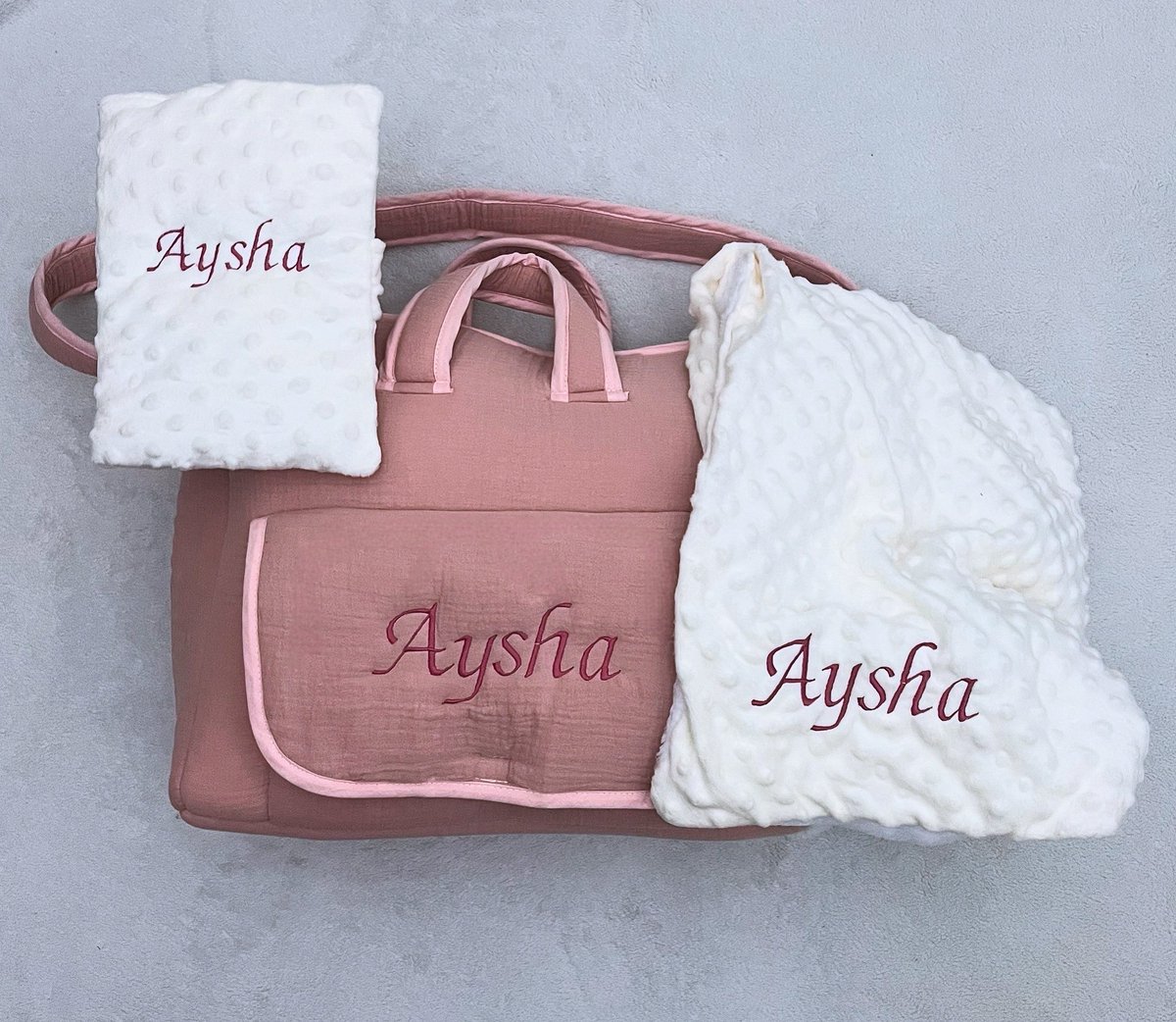 bi_aydinaa's tweet photo. COMMANDE CLIENT: Broderie 

Tous les tarifs et promos disponibles en bulles Instagram

Découvrez nos autres articles sur notre profil et nos différents réseaux: bi_aydinaa

#broderie #bebe #personnalisation #biaydinaa #cadeaunaissance #Ramadan2025 #naissance #maman #Aid https://t.co/dztDH8F4gF