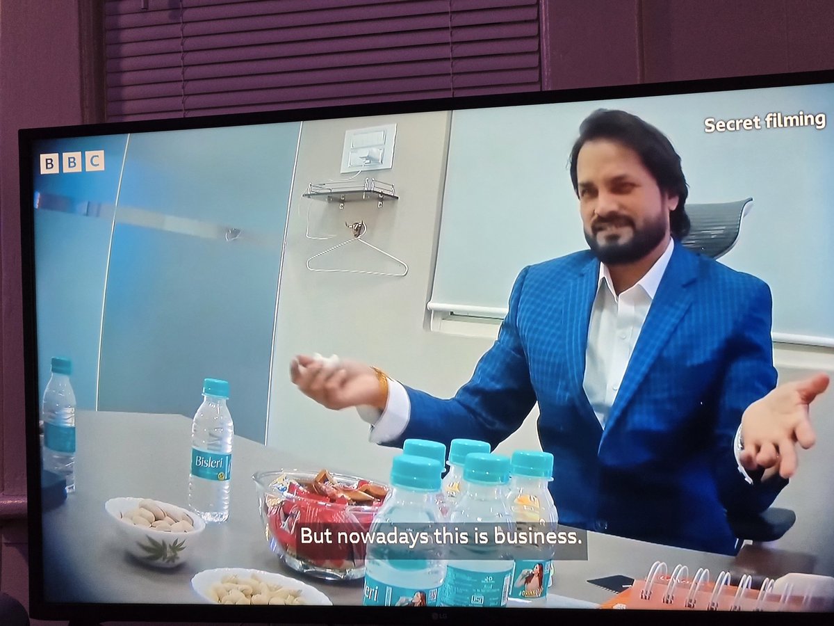 fresenai's tweet photo. I just finished watching the BBC Africa 👁 documentary on the opioid crisis that is devastating the West African countries, Uyyyyyy🥲! I wanted to take a moment to give an appreciation to the work @MulugetaRussom et al. are doing on the area of pharmacovigillance in #Eritrea. https://t.co/dUynmbOxaU