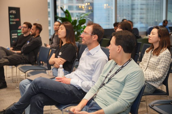 MoveBit_'s tweet photo. 🚀 Aptos Builder's Hour at #Consensus2025 Recap
🔥 What an UNFORGETTABLE day at the #AptosBuilder’s Hour in Hong Kong 🌆 Massive thanks to everyone who joined us to celebrate Web3 innovation. Let’s relive the magic!
🎆 Highlights:
💍Visionary Talks: Huge applause for
@david_wolinsky @logan_apt and @sushikev
(Aptos Labs) for breaking down Aptos’ ecosystem growth strategies! The future is bright! 🔥
💍 Web3 Innovation:
Jaw-dropping Panel from @JouleFinance @NoditPlatform, @Bolarityxyz, and @Hyperfluidxyz – proving why Aptos is the frontier of blockchain tech 🔧
💍 Networking Frenzy: 300+ builders, investors, and enthusiasts colliding ideas – the energy was ELECTRIC!
👋 Gratitude:
🎉 To our title sponsor @HashKey_Capital and strategic partner @EchoProtocol_ – your support made this possible!
🍏 Shoutout to community partners @OurTinTinLand, @Web3FutureHQ, @Bu_dao_labs, @TokenPocket_TP for amplifying the buzz!
🌟 Special thanks to @MovemakerCN and @wormhole
for being stellar collaborators!
💡 What’s Next? Stay tuned for Aptos ecosystem updates, exclusive event footage, and announcements – the revolution’s just getting started.
#MoveBit #Aptos #Web3Revolution #HongKong
👇 Drop your favorite moment in the replies! 👇