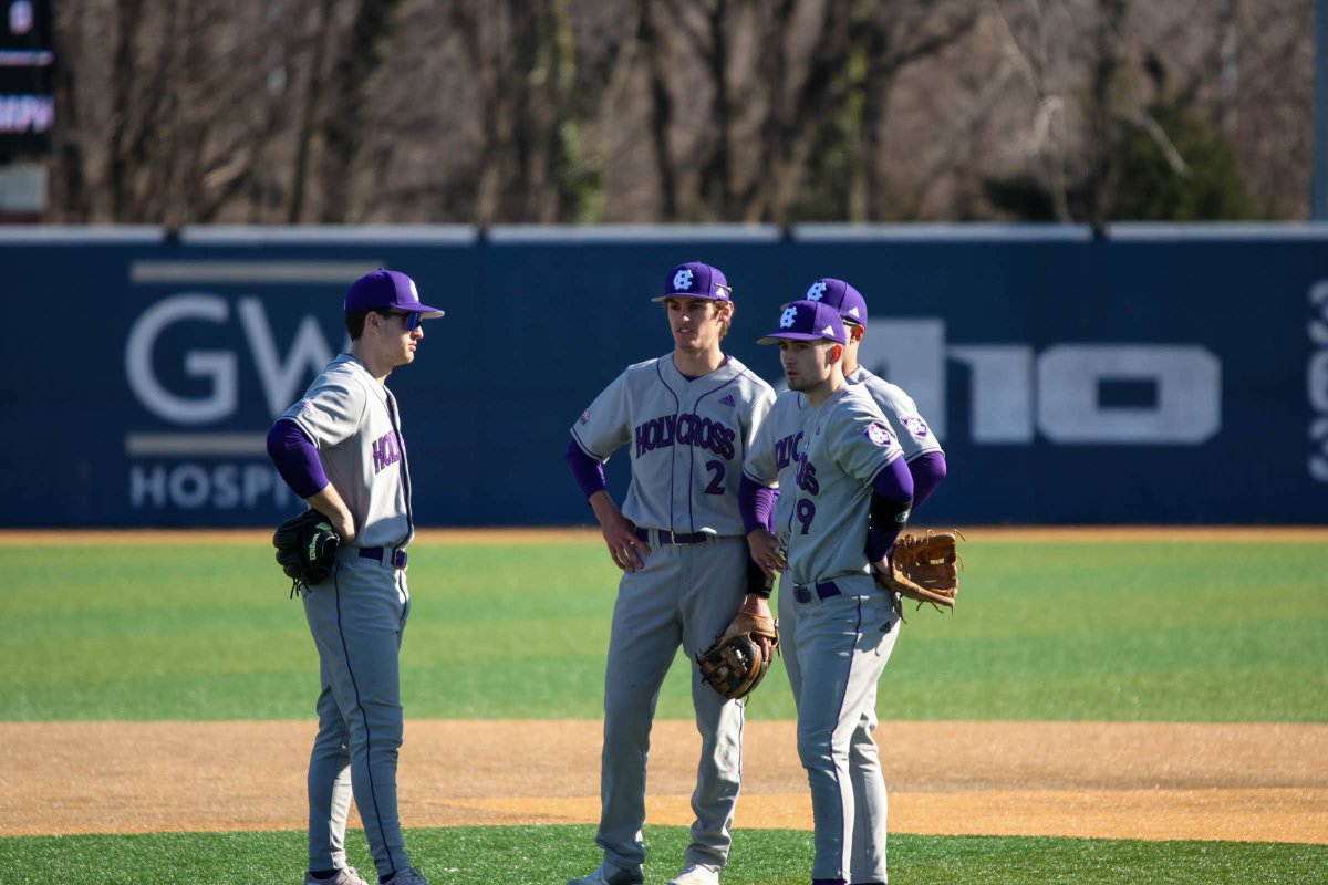 Sunday on the diamond 😤

#GoCrossGo | 📸 Sean Sadayasu