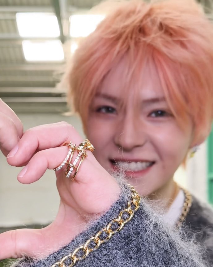 knmtyosh's tweet photo. he’s soooooo pretty ✨💖 https://t.co/ZzgCzMjoC8