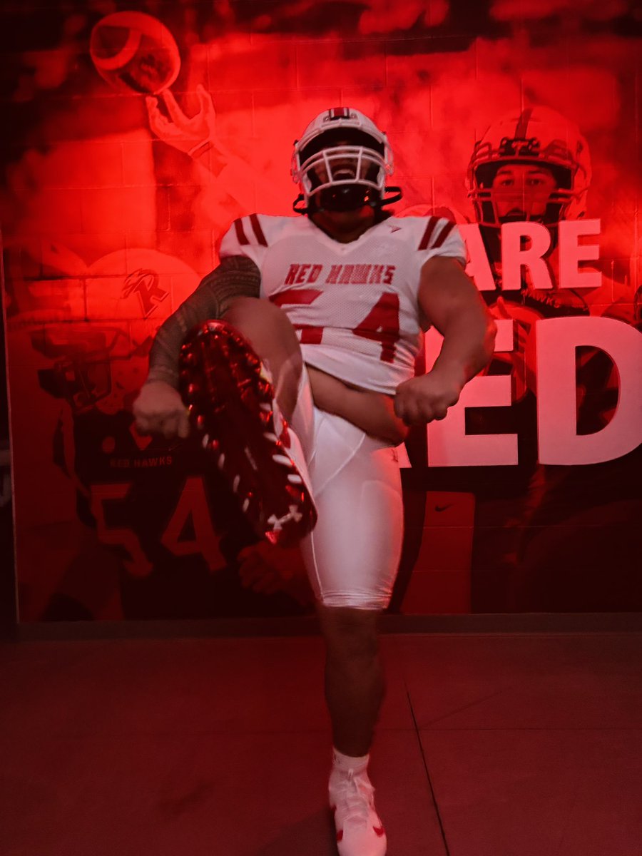 Hookipa_naki's tweet photo. Had an amazing official visit at @RiponRedHawkFB I appreciate the amazing hospitality and brotherhood.  I appreciate @CoachJBlitstein and @Jmar56 and all of the coaching staff for the amazing time !!! @boom_davis @RHHSFootball @tswills_ @MattLeZotte @CoachScott0607 #BTH https://t.co/JOfeOGTDaS