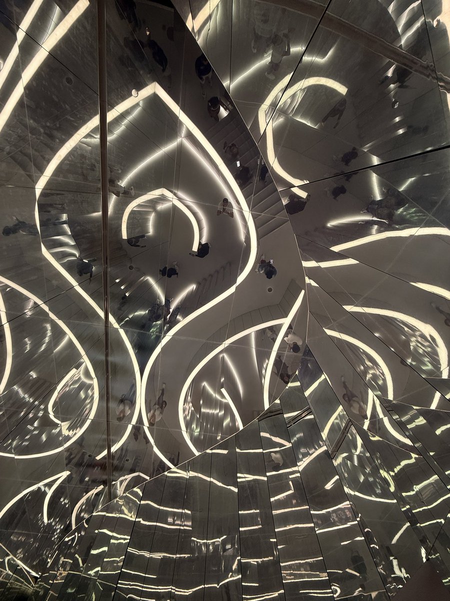 pedrog592's tweet image. SuperBlue Miami