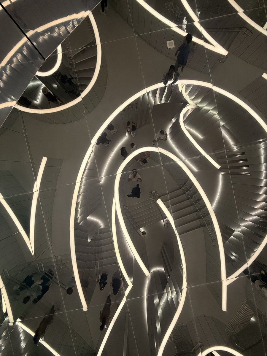 pedrog592's tweet image. SuperBlue Miami