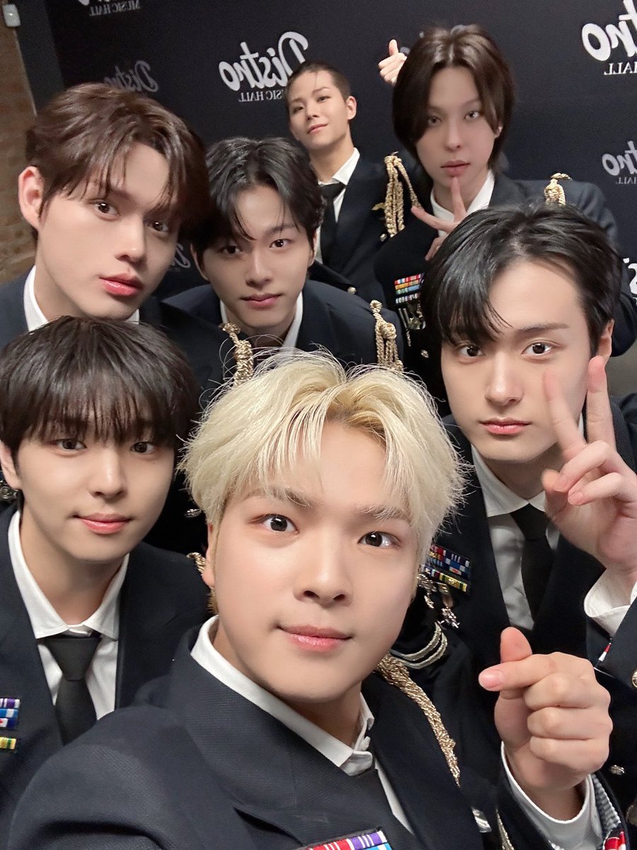 🐭

오늘도 즐겁게 완료!!
다음에 또 봐용~♡♡
 
Thank you so much, Chicago Fans! 🇺🇸 
Hope to see you again soon!🔥
 
#GHOST9 #고스트나인 
#GHOST9_TheNewMidnight 
#THE_NEW_MIDNIGHT_CHICAGO