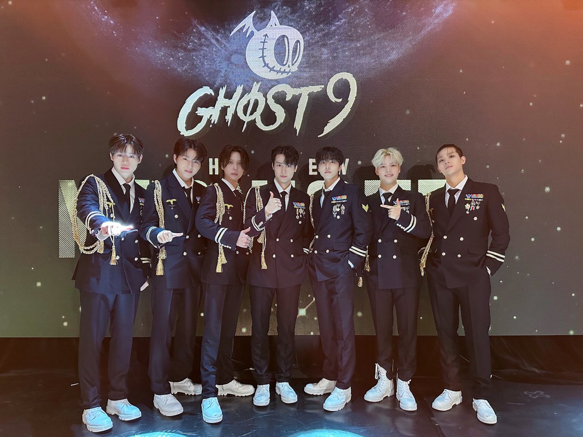 GHOST9OFFICIAL's tweet photo. 🐭

오늘도 즐겁게 완료!!
다음에 또 봐용~♡♡
 
Thank you so much, Chicago Fans! 🇺🇸 
Hope to see you again soon!🔥
 
#GHOST9 #고스트나인 
#GHOST9_TheNewMidnight 
#THE_NEW_MIDNIGHT_CHICAGO https://t.co/EVV7timon2