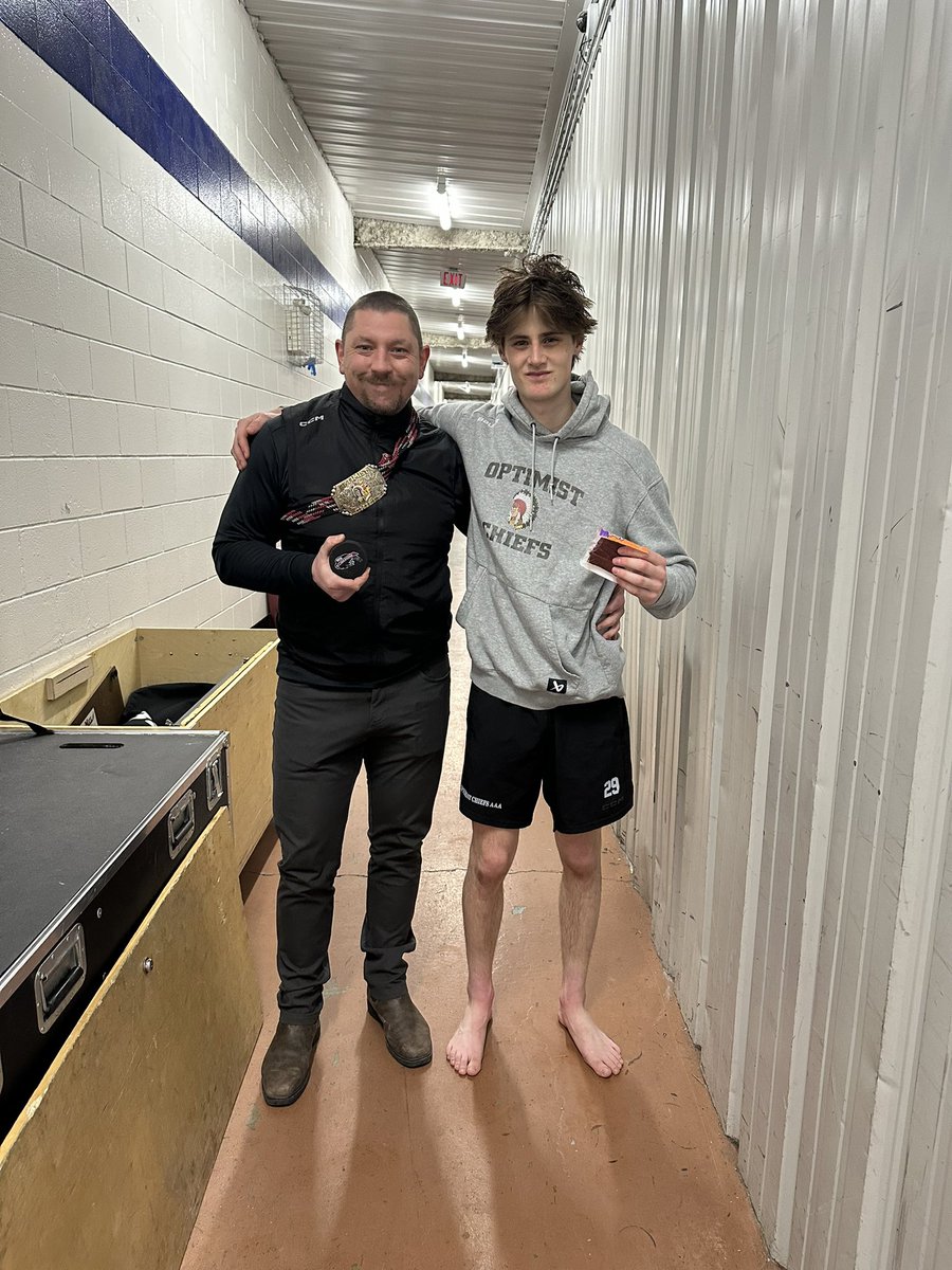 The Optimist Chiefs ended the season with a 5-2 win vs. Airdrie, after a tough OT loss (4-3) to Calgary on Saturday. 

POG: Coach Stephen Pattison, stepping down after 11 seasons. Thank you, Coach! 

Shoutout to William Steingart for being Big Chief of the Game!