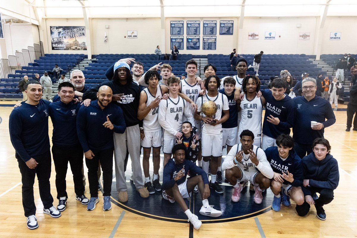 Coach Joe Mantegna tweet media