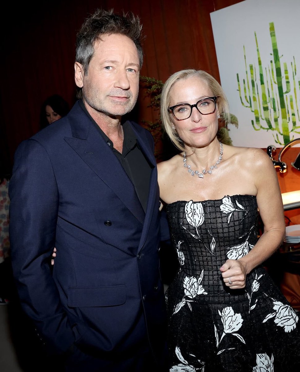 daily gillovny 🥑🍫 tweet media