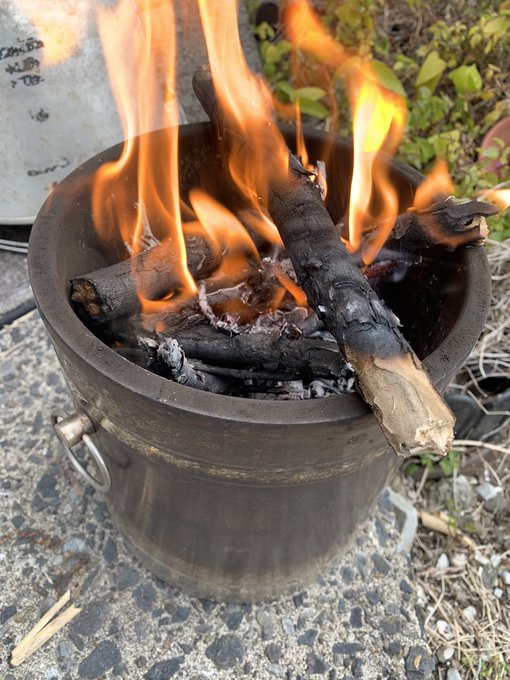 BONFIRE LIT
からの
イイ感じにイコらせたやつ 