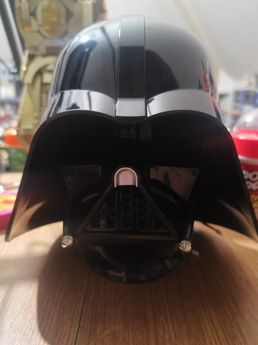 Scary_Ben's tweet photo. A heads up of what we've put together of our #FANHOME Darth Vader 1:2 scale model so far, the attention to detail is ๐ฒ https://t.co/1U0tQRxMJ7