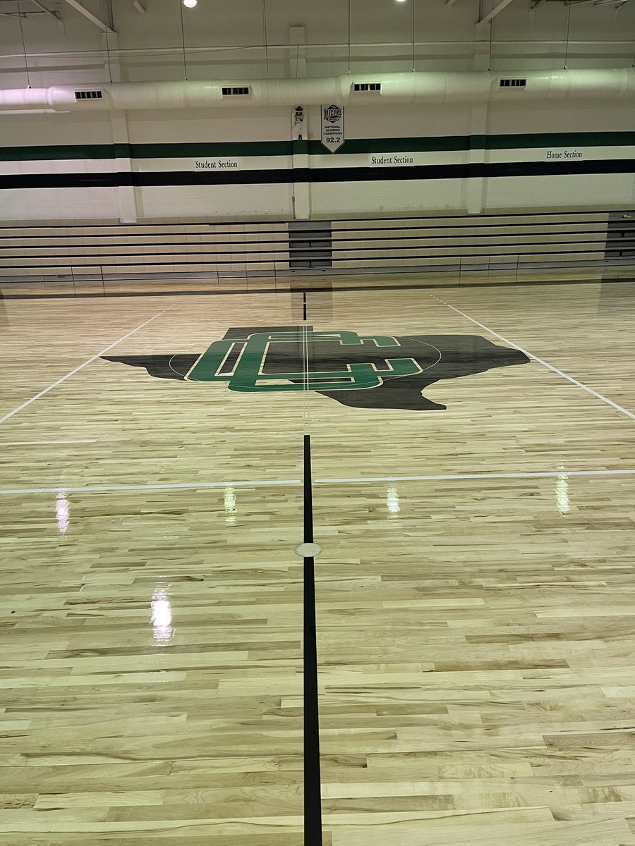 After a great conversation with Coach Mark James I am blessed to receive a full scholarship offer from NJCAA DI Clarendon College! 💚🖤 <a href="/Clarendon_Wbb/">ClarendonWbb</a> <a href="/CoachMarkJames/">Mark James</a>