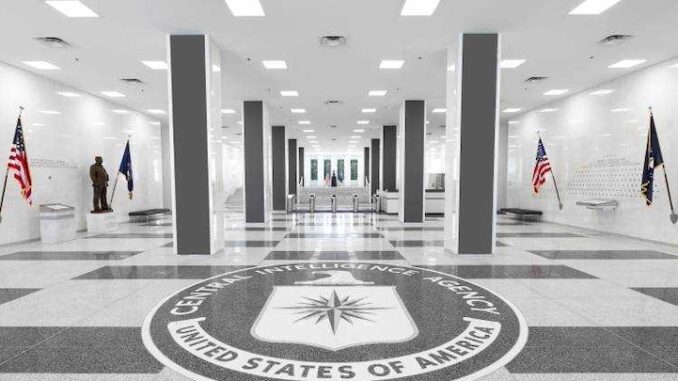 type_vlog's tweet photo. La #CIA despide a cientos de #agentes identificados por la administración #Trump como miembros del «#Estado #profundo»

https://t.co/xqwww20Pnc https://t.co/WpvUWpoWeB