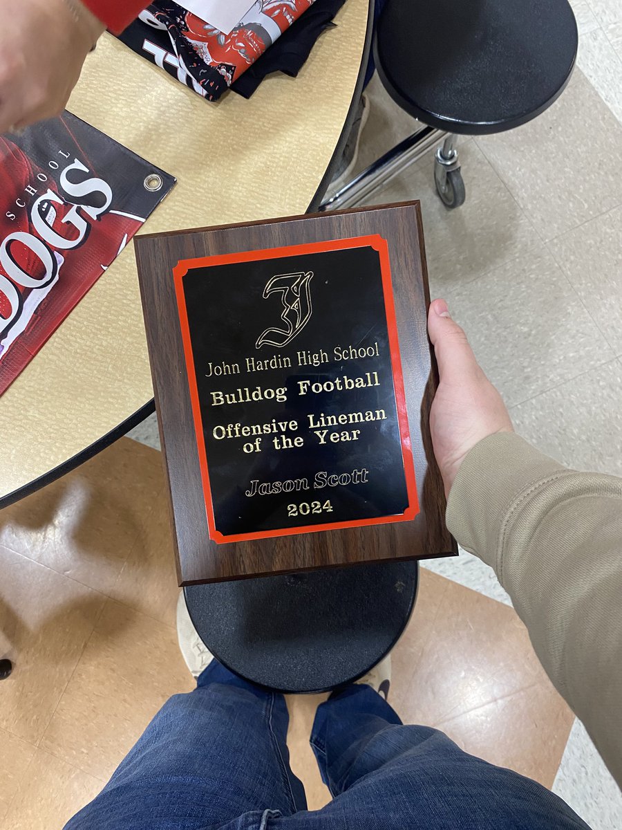 JasonScottKCU's tweet photo. Humbled to have been awarded Academic All State for Trimester 1 with a 4.0! Also, I am very thankful and humbled to have received Offensive Lineman of the Year ! #AGTG #Banquet25 https://t.co/fSAHC5aPTh