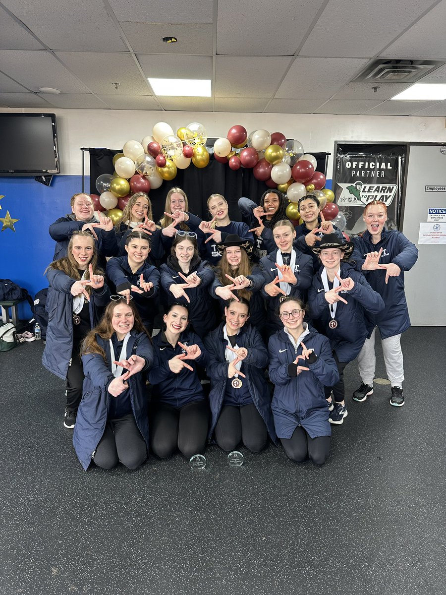 A lot of teamwork happened this weekend to make sure we upheld our 2nd place conference ranking 💪 we’re so proud of the focus this team had to come back from a rough start on Friday. Way to go Thunder! One step closer to nationals! ⚡️⚡️⚡️