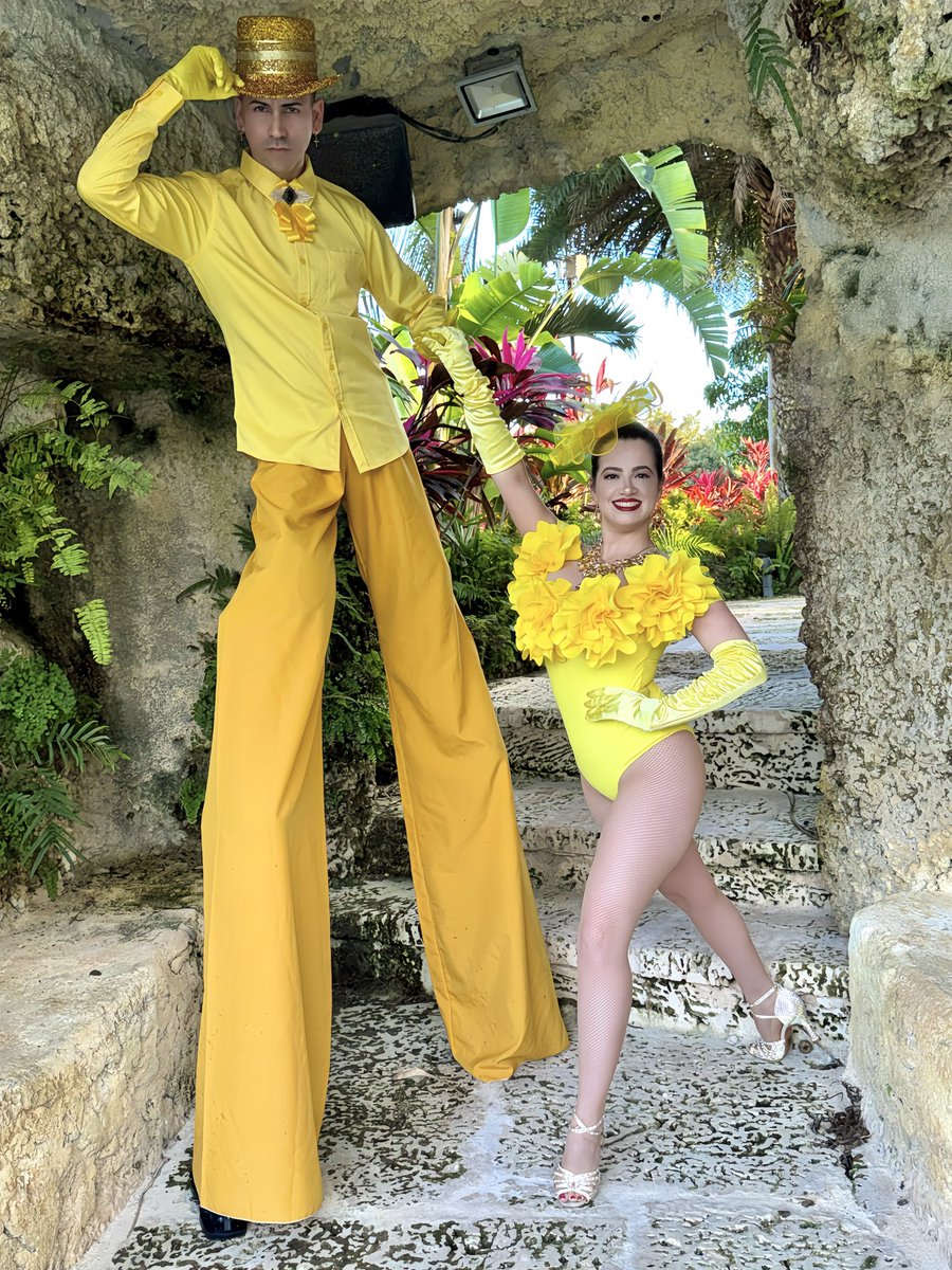 Fariamarts's tweet photo. Cada concepto es creado siempre pensando en usted…
.
.
.
.
.
#amarillo #yellow #horaloca #tropical #showtime #horalocamiami #dancer #dancermiami #stilts #stiltswalker #stiltswalkermiami #zanco #zancomiami https://t.co/AFXFidB9Ja
