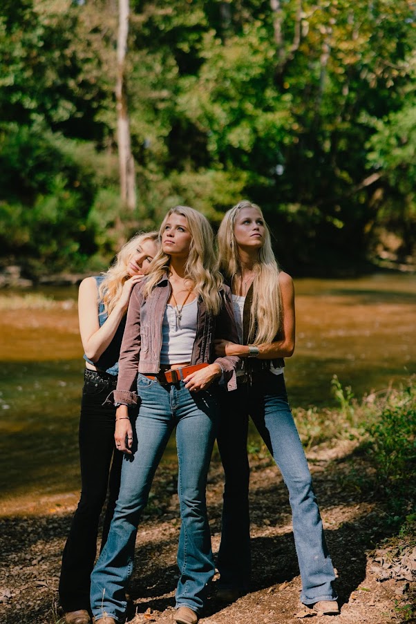 FreeV's tweet photo. The Castellows and the music video for their song titled Ways To Go, is followed by hours of epic music videos. Watch here: https://t.co/YIgejS0ovD
@TheCastellows https://t.co/B3nMN0oZe0