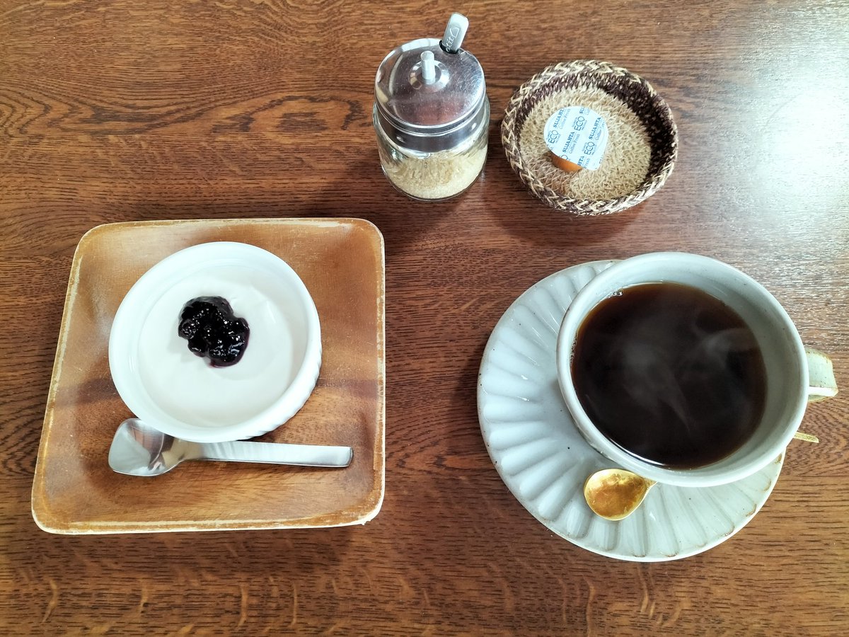 HbHcci's tweet photo. 今日は埼玉県長瀞町にある豆腐料理のお店の「うめだ屋」さんに来てます。
冬のお豆腐ランチと、食後に豆腐レアチーズケーキを食べました。
自家製豆腐の豆乳湯豆腐が絶品でした。
心とカラダが温まるお店です。 https://t.co/Ipi2kCm2SP