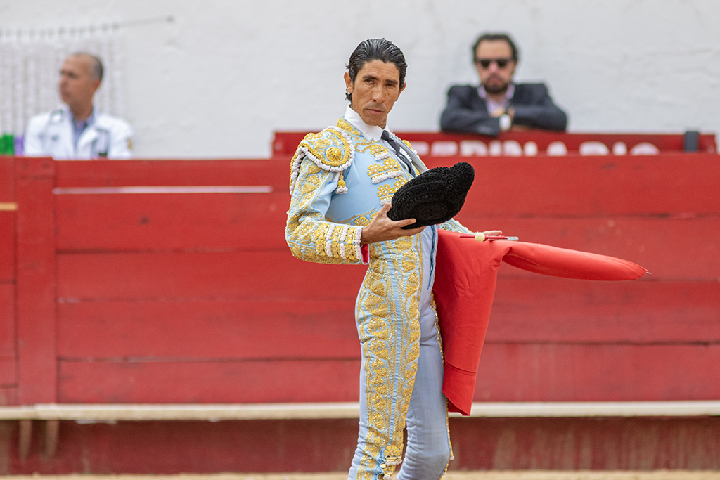 javierhoyos's tweet image. Corrida 7 del serial 2025 en la Nuevo Progreso de Guadalajara @emsa_gdl , tarde complicada, el Sevillano recibe una cornada en el muslo derecho, el español David Galván, sale al tercio y Pepe Murillo simplemente decepciona.