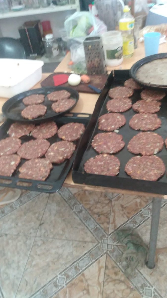 gustavoruca's tweet photo. La ola de calor jamás frenará nuestro deseo de avanzar y ayudar. Nuestra #feriaigualdad y el #merenderocaritasfelices siempre #activados comprometidos y esperanzados @Alejand68617292 @rgiustiniani @damianverze @donnetagustina https://t.co/9AaJCGB3kv