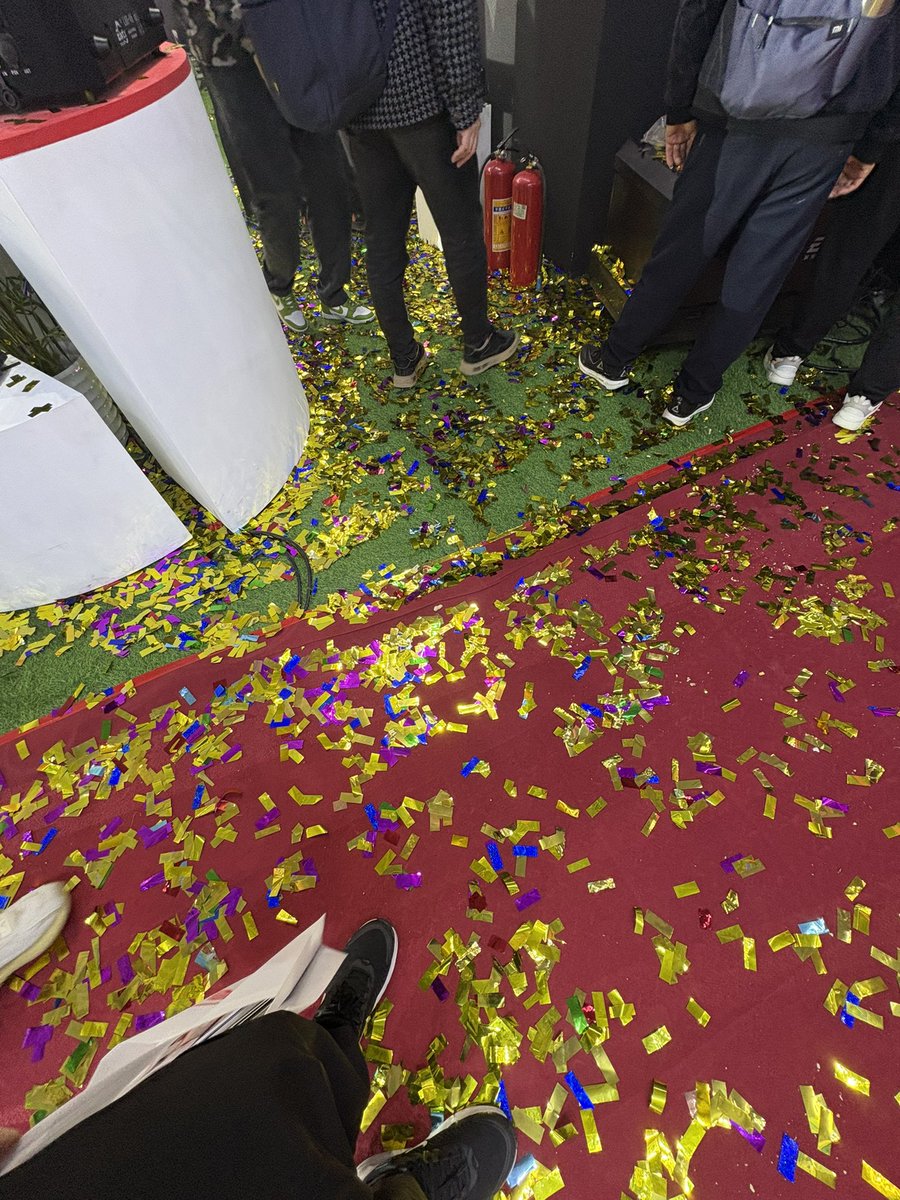 いつものことだけど、所構わずそこら中で特効が飛び出す