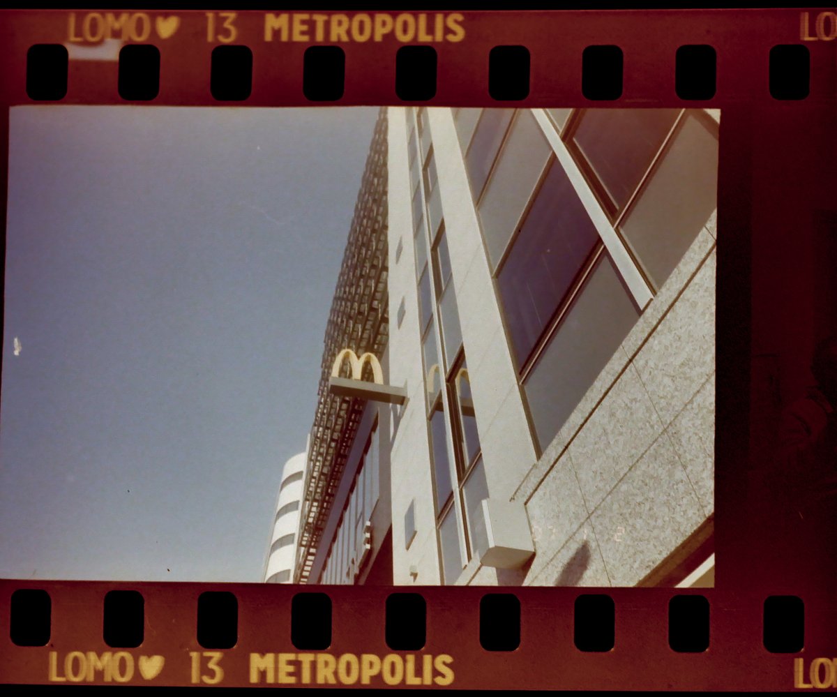 k_photo_tokyo's tweet photo. #streetphotography
olympus #xa4 | lomography metropolis https://t.co/3vQEzKO49i