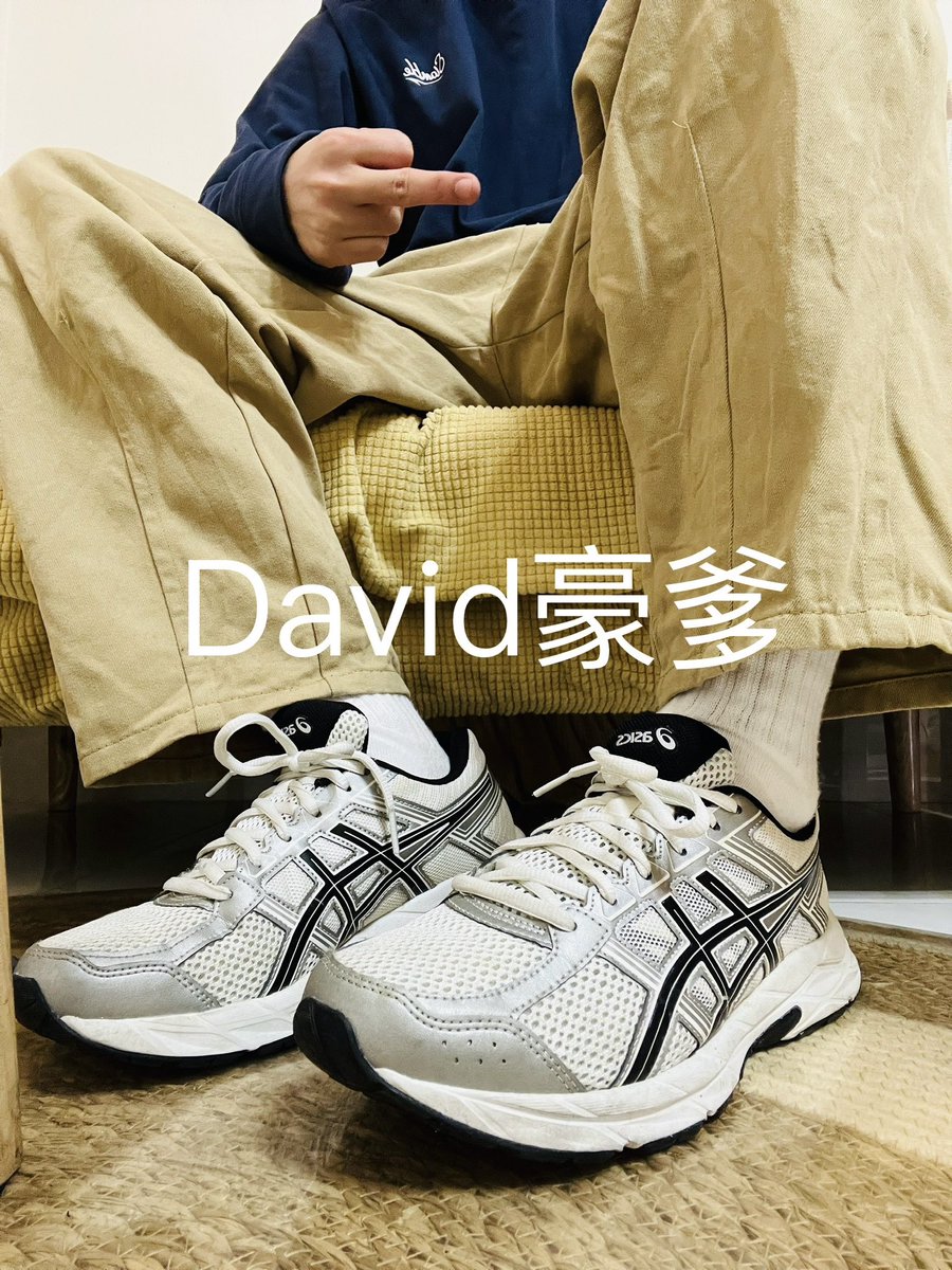 David0803S's tweet photo. 傻逼 看到你爹我给傻逼竖中指 傻逼就受不了是不是 ，给爹滚过来，没看到爹的鞋子脏了吗？舔干净 废物傻逼，别忘了傻逼 舔鞋要收钱，拿着臭钱来给爹 求爹收下 傻逼 https://t.co/ScXHe05tv4