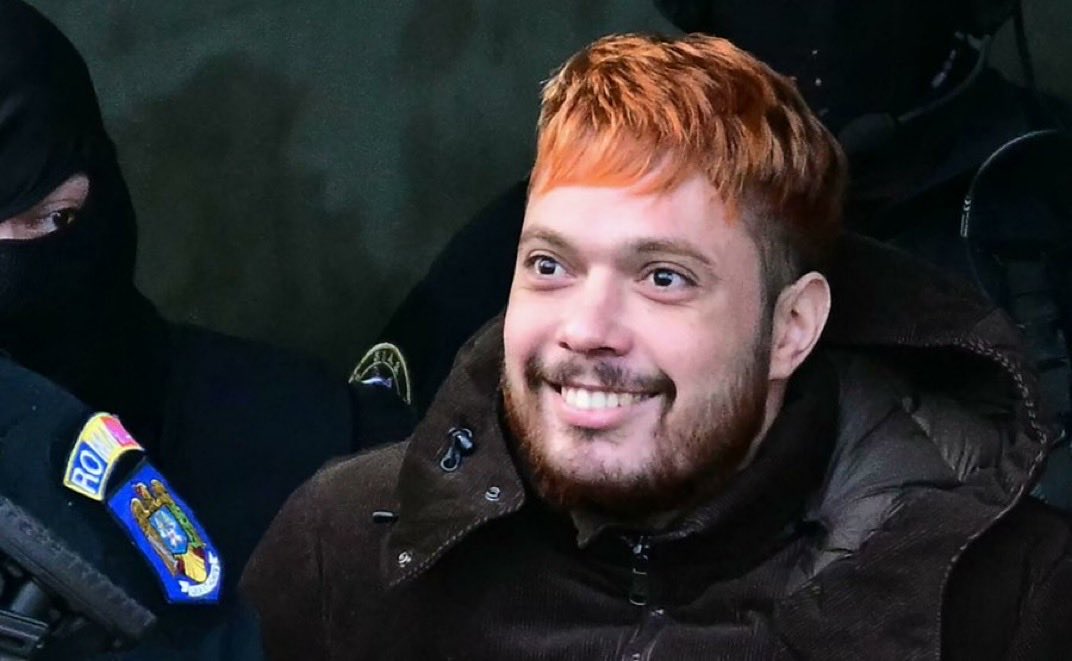 🚨🇷🇴🇫🇷 FLASH | Mohamed Amra était en Roumanie car c’est un pays qu’il "adore" et qu’il voulait "juste visiter". Il "ne reconnaît pas les faits" qui lui sont reprochés, à savoir l’évasion, le meurtre de deux agents et le trafic de drogue, et souhaite "prouver son innocence",