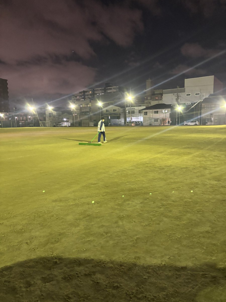 fcking2015's tweet image. グラウンド整備してくれてる
感謝です🙇🏻‍♂️
#Kingサッカースクール