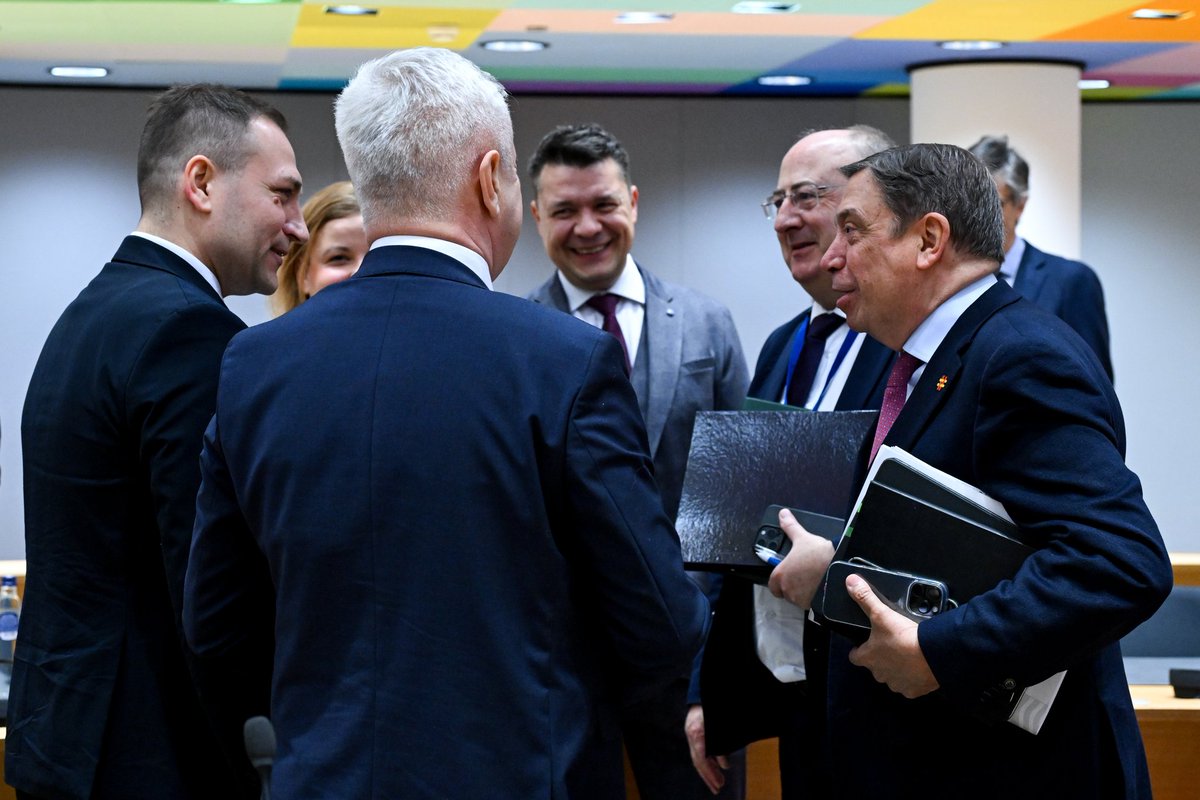 Portugal na UE 🇵🇹🇪🇺 (@rpportugalue) on Twitter photo Minister of Agriculture and Fisheries <a href="/JMFernandesEU/">José Manuel Fernandes</a>
at AGRIFISH Council in Brussels.
On the agenda:
- Communication on a vision for agriculture and food – presentation by the Commission
- Market situation, in particular following the invasion of Ukraine
<a href="/agricultura_pt/">Ministério da Agricultura e Pescas</a> Minister of Agriculture and Fisheries <a href="/JMFernandesEU/">José Manuel Fernandes</a>
at AGRIFISH Council in Brussels.
On the agenda:
- Communication on a vision for agriculture and food – presentation by the Commission
- Market situation, in particular following the invasion of Ukraine
<a href="/agricultura_pt/">Ministério da Agricultura e Pescas</a>