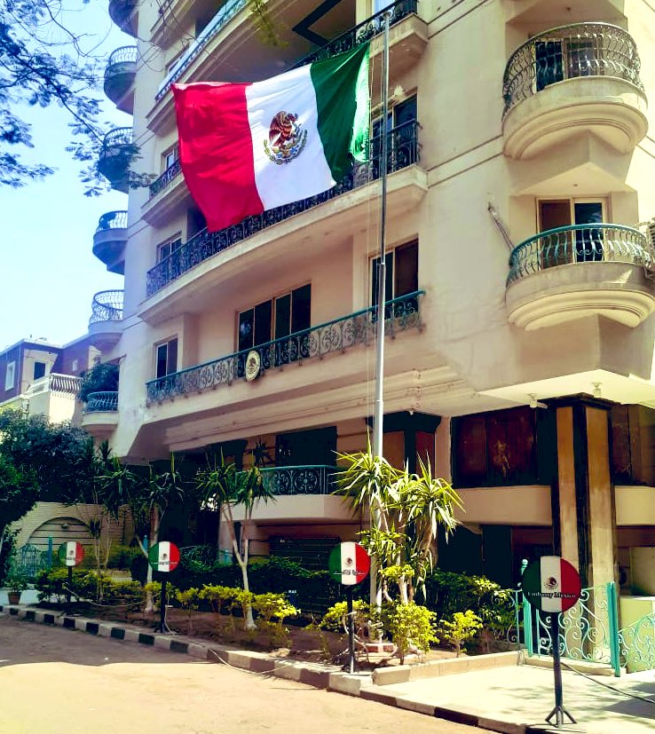 🇲🇽✨
Hoy celebramos con orgullo el Día de la Bandera de México. 

Símbolo de nuestra historia, identidad y unidad, la Bandera nos recuerda los valores que nos unen como nación.

Desde <a href="/EmbaMexEgipto/">Embajada México en Egipto</a> reafirmamos nuestro compromiso con 🇲🇽 y su grandeza. 

¡Viva México! 🇲🇽💚🤍❤️
