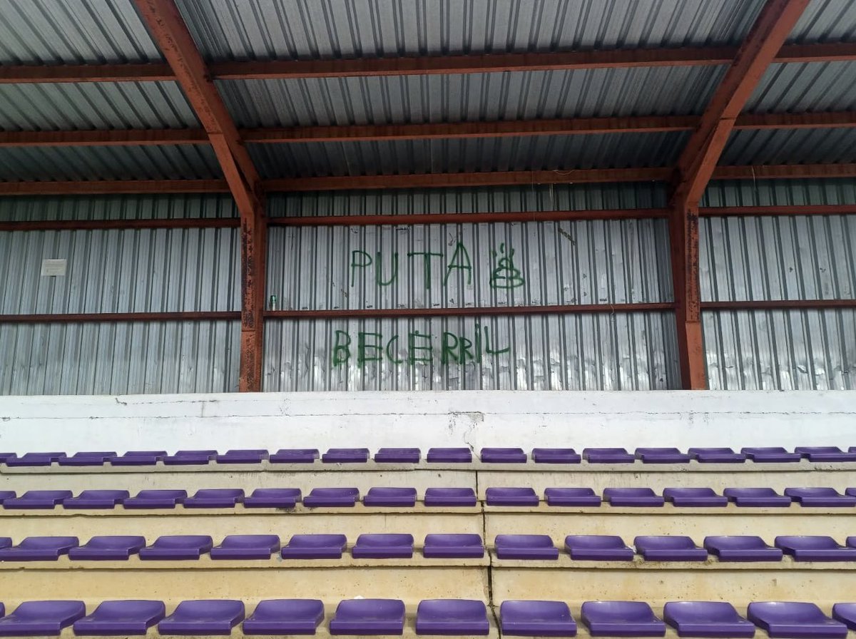 COMUNICADO OFICIAL| 

Esto no es fútbol, esto no es respeto. 
No vamos a tolerar estos ataques contra nuestro Club, ni contra nuestro pueblo. 

El respeto y la deportividad están por encima de cualquier rivalidad. 

Desde el CD.Becerril tomaremos las medidas necesarias.