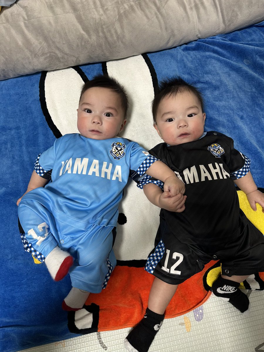 頂き物😁
やっと着れました‼️ありがとうございます🙇‍♂️
#ジュビロ磐田　#一卵性双生児