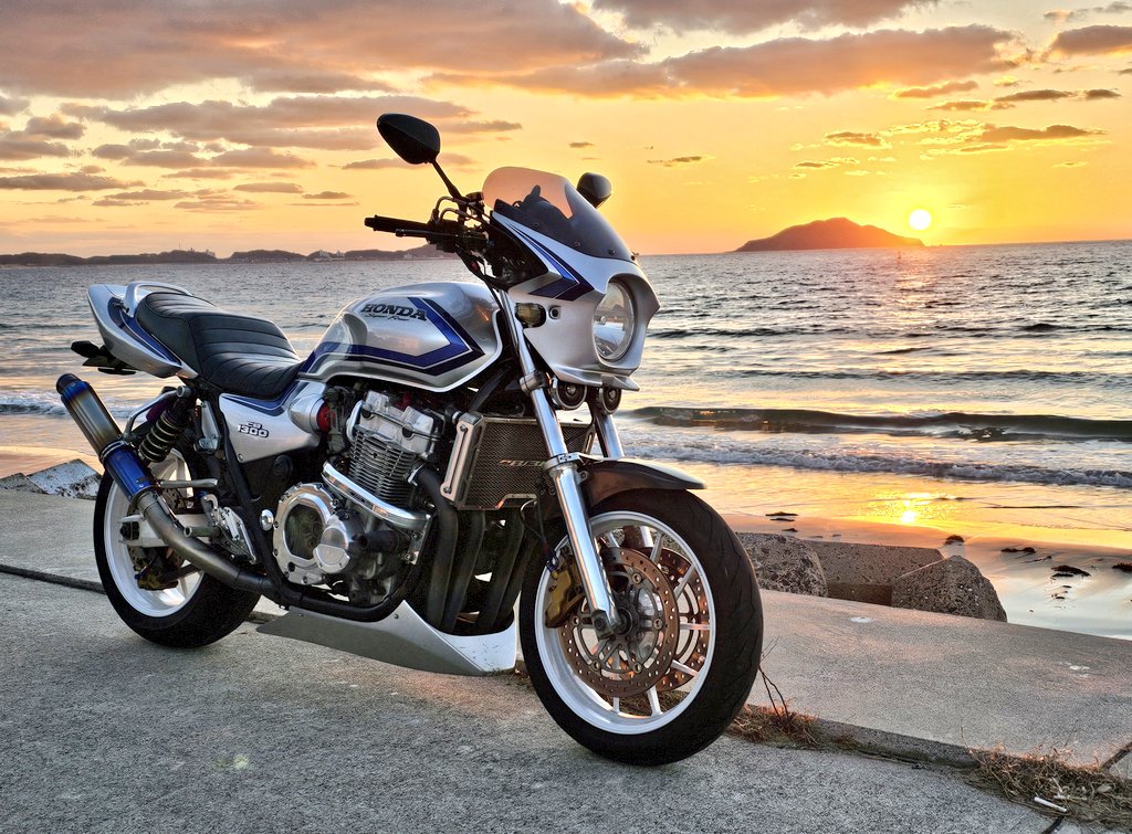 charuruma's tweet image. 日没にギリギリ間に合った👍
#cb1300sf #sc40