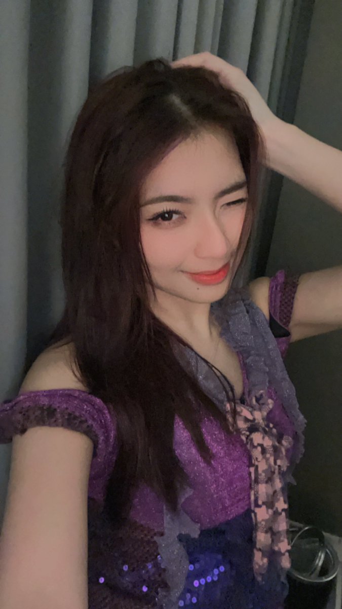 _shaniagracia31's tweet photo. messssyhair https://t.co/aF4n8PVl1L